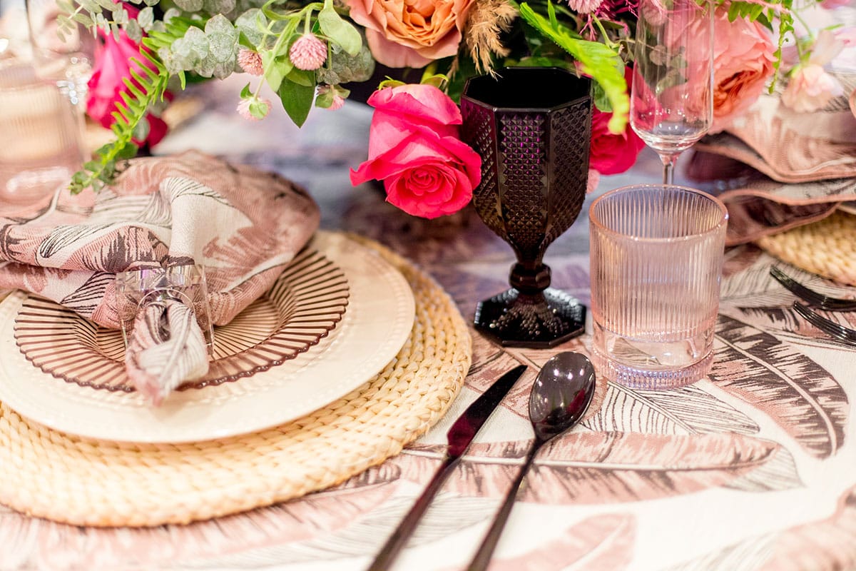 Holiday Tabletop Decor Inspiration – Black goblet